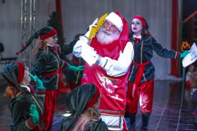 Centenas de pessoas acompanharam a Abertura do Natal em Laranjeiras do Sul